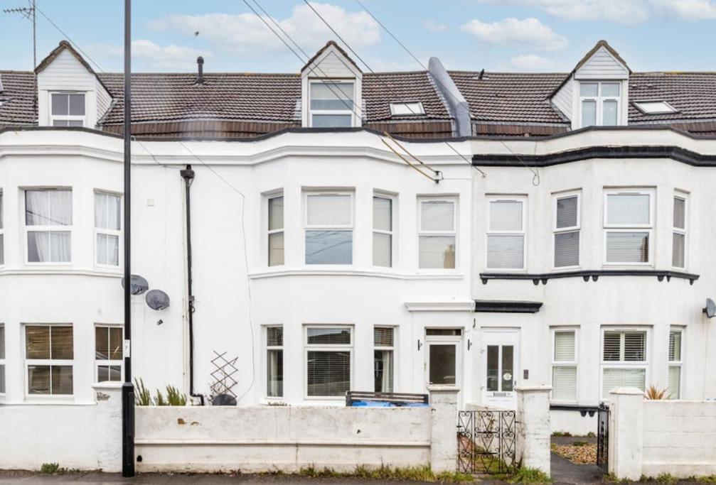 Cosy Flat In Burgess Hill, Sussex Apartment Exterior photo